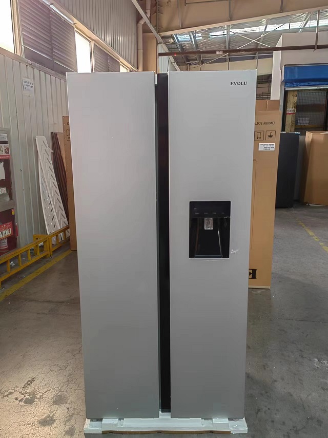 Side by Side refrigerator with water dispenser model number BCD-456WD.